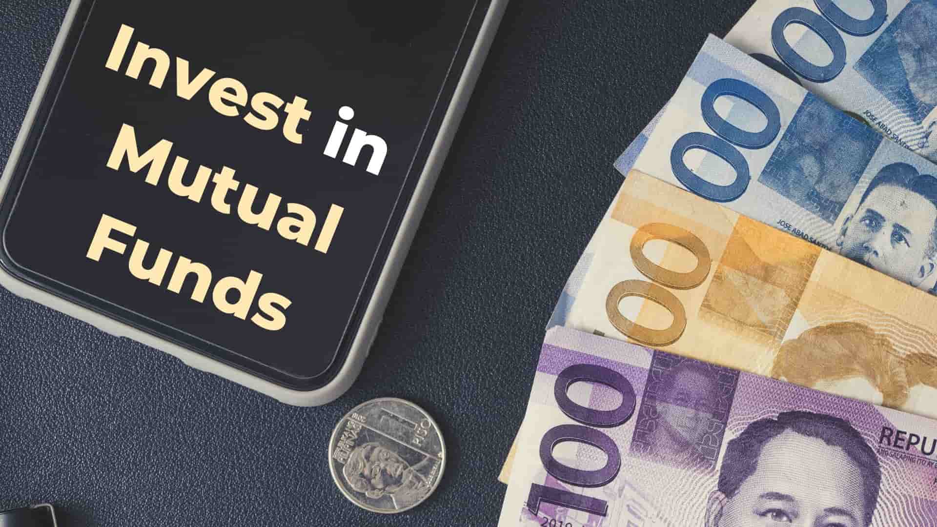 Peso bills and phone with Invest in Mutual Funds written on the phone